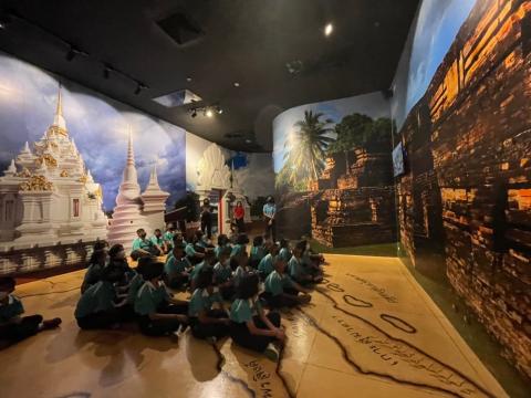 เยี่ยมชมพิพิธภัณฑ์ธรณีวิทยาพุนพิน